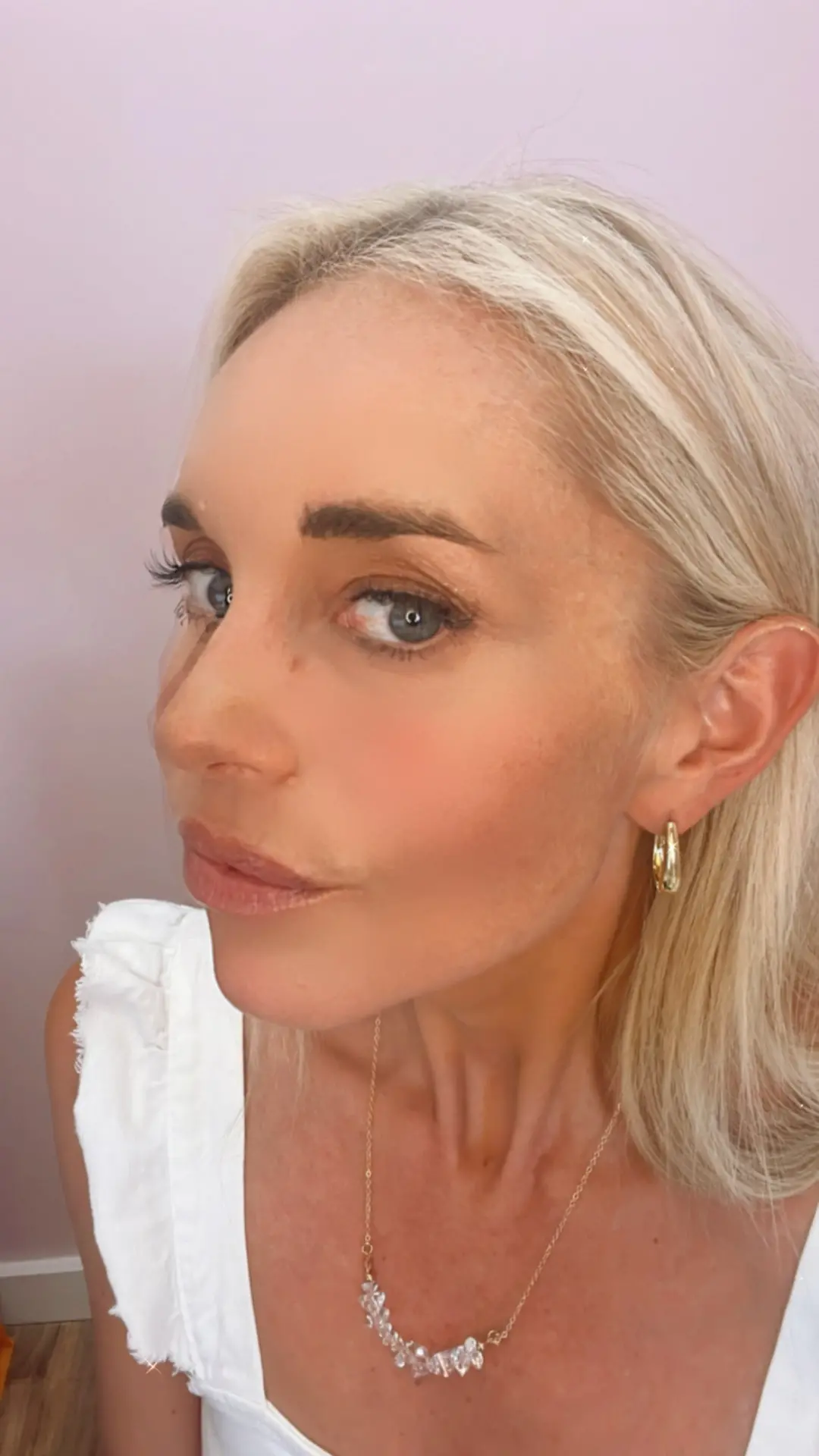 Gold Oval Hoop Earrings – Image 2